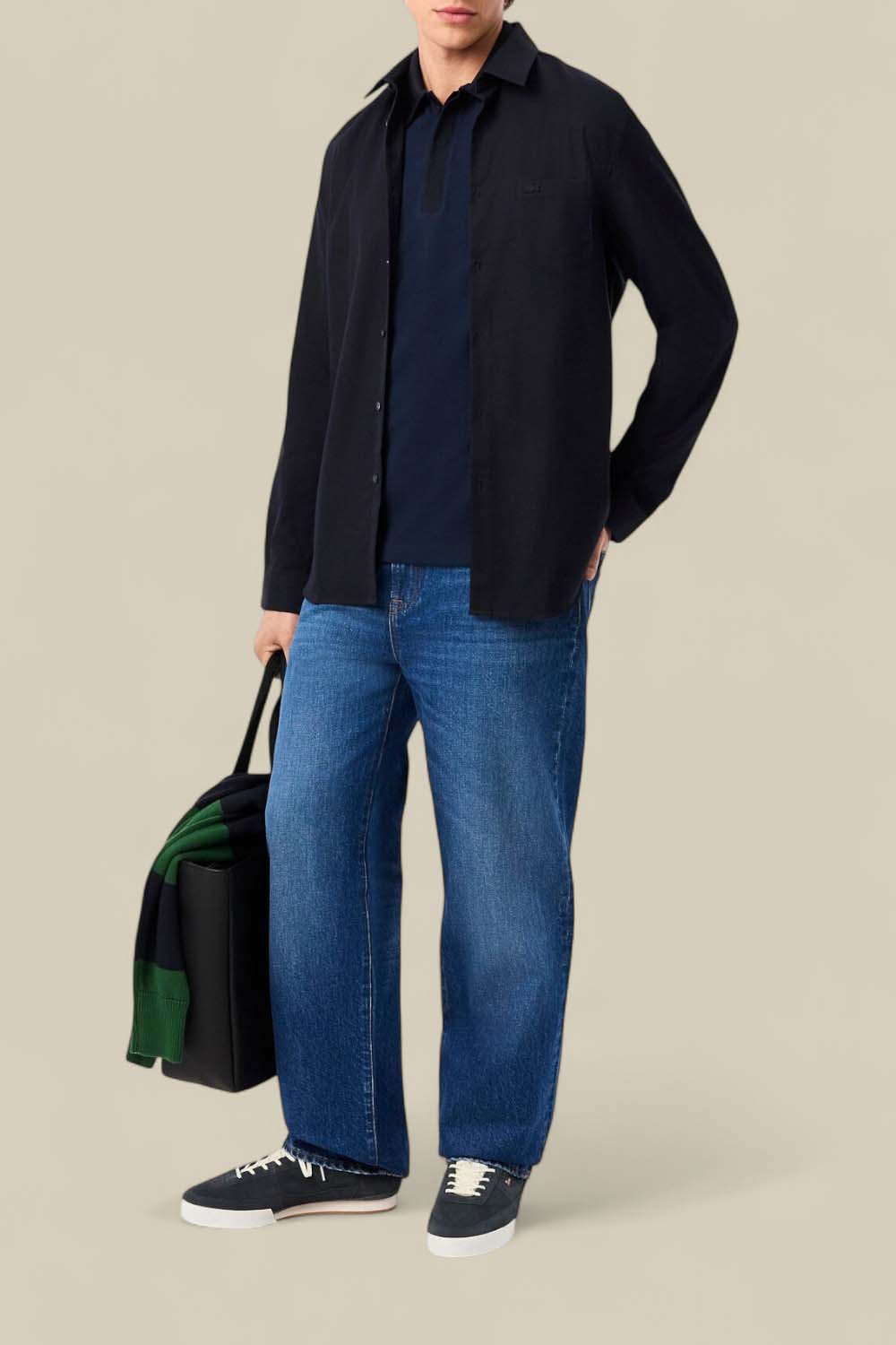 תמונת כל הלוק של חולצת פולו